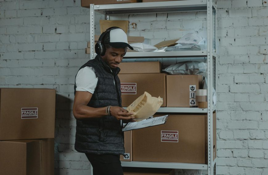 Co NELZE poslat kurýrem? Seznam zakázaného zboží